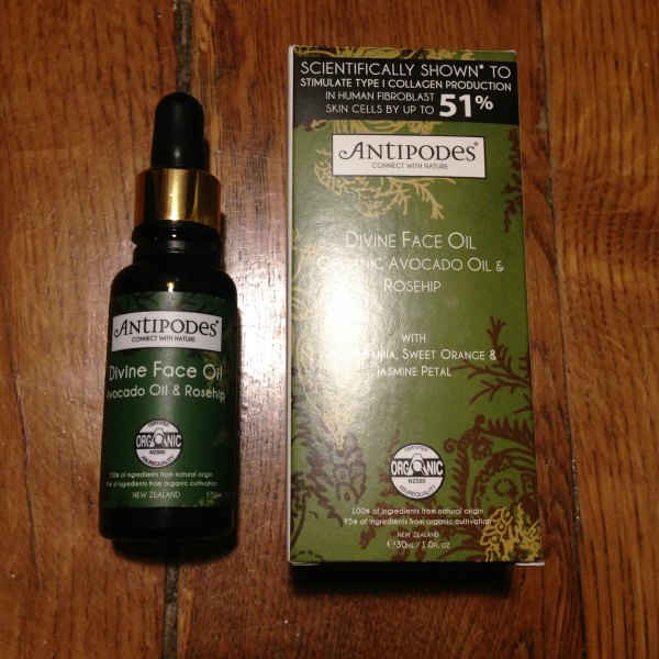 antipodes-divine-face-oil-avocado-rosehip