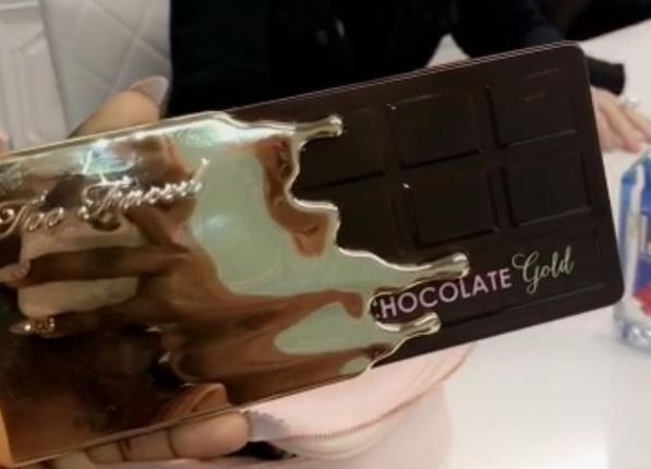 Nouvelle palette too faced chocolate gold