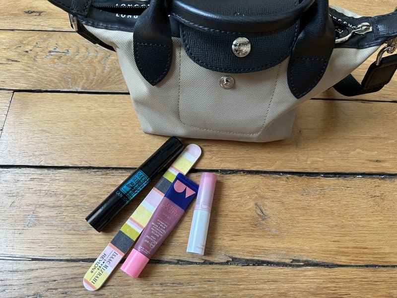 indispensables beaute sac a main